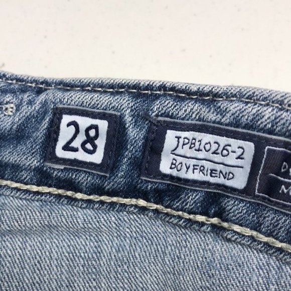 DISTRESSED MISS ME BOYFRIEND JEANS 28x26 ⭐️ - Picture 3 of 13